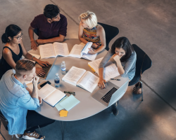 Skupinový kurz češtiny pro cizince – A1 až C1 2:1